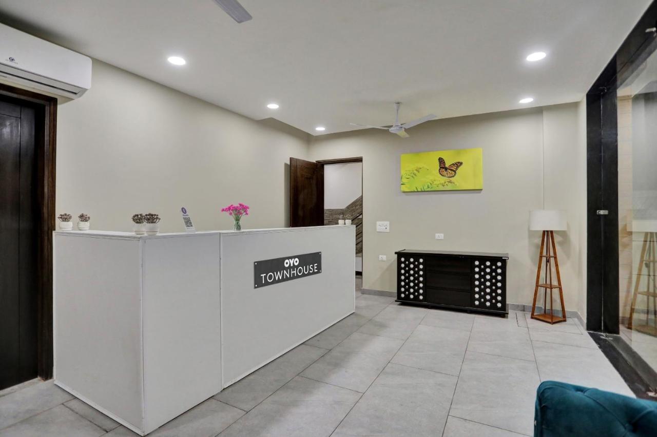 Townhouse Xanthe Hotel โนอิดา ภายนอก รูปภาพ