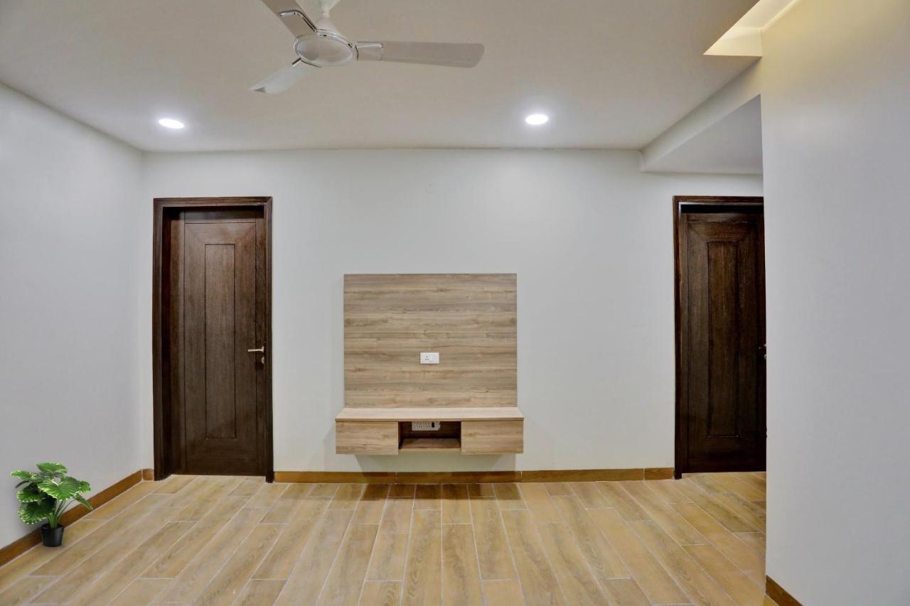Townhouse Xanthe Hotel โนอิดา ภายนอก รูปภาพ
