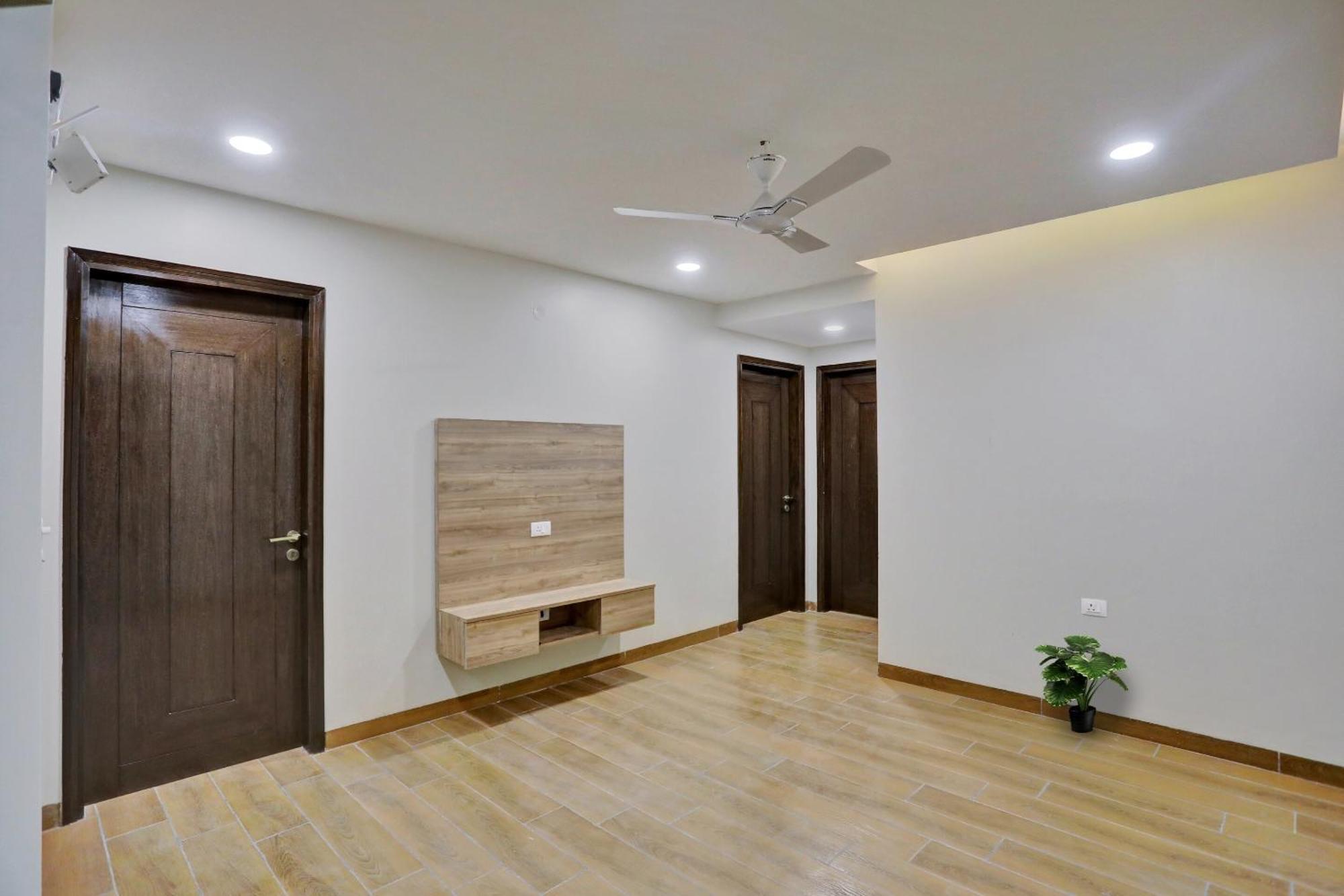 Townhouse Xanthe Hotel โนอิดา ภายนอก รูปภาพ