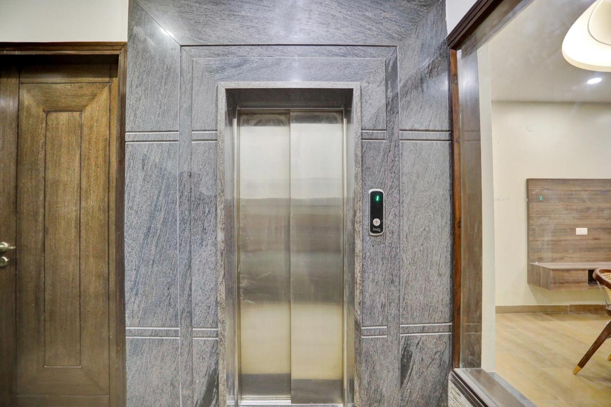 Townhouse Xanthe Hotel โนอิดา ภายนอก รูปภาพ