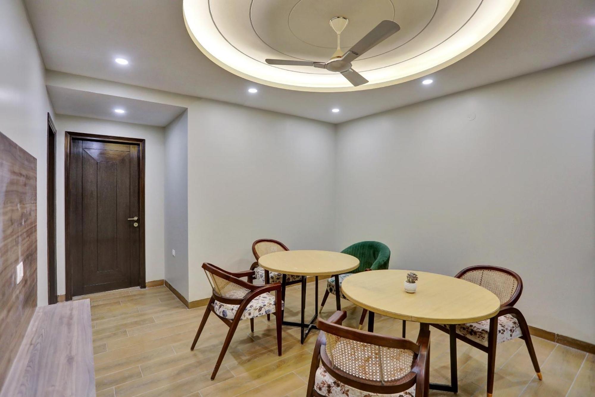 Townhouse Xanthe Hotel โนอิดา ภายนอก รูปภาพ